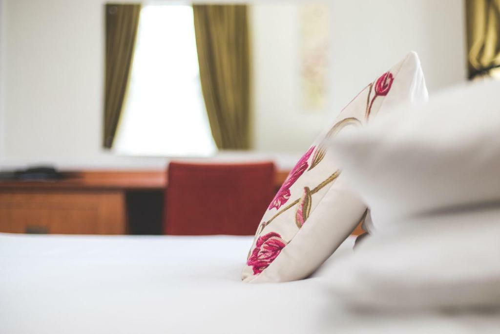 Hotel The Oakwheel Scarborough Esterno foto